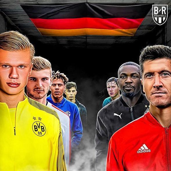 斯帕莱蒂：迪格雷戈里奥是一门；库普踢中卫就是为了参与进攻（斯帕莱蒂：迪格雷戈里奥门前稳健，安排库普踢中卫是为加强进攻）