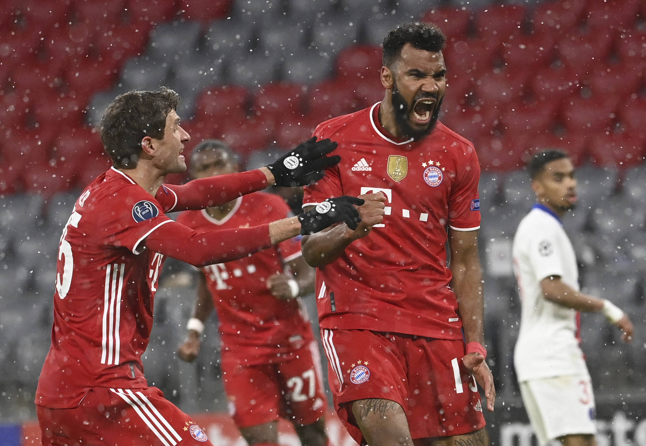 半场战报：汉堡1-0斯图加特，格拉策尔破门（半场：汉堡暂1-0领先斯图加特，格拉策尔建功）