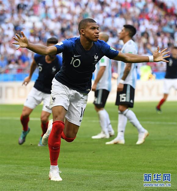 亚冠精英战报：高明锡破门，金大元点射扳平，江原2-2武里南联（亚冠焦点战报：高明锡建功，金大元点球追平，江原2-2战平武里南联）