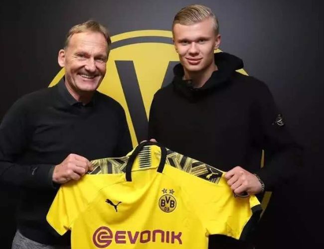 场均1.15球！两大前锋13轮只进3球！罗马有意引进英超两大射手（火力告急：场均仅1.15球、两前锋13轮合进3球，罗马锁定英超双枪补强）