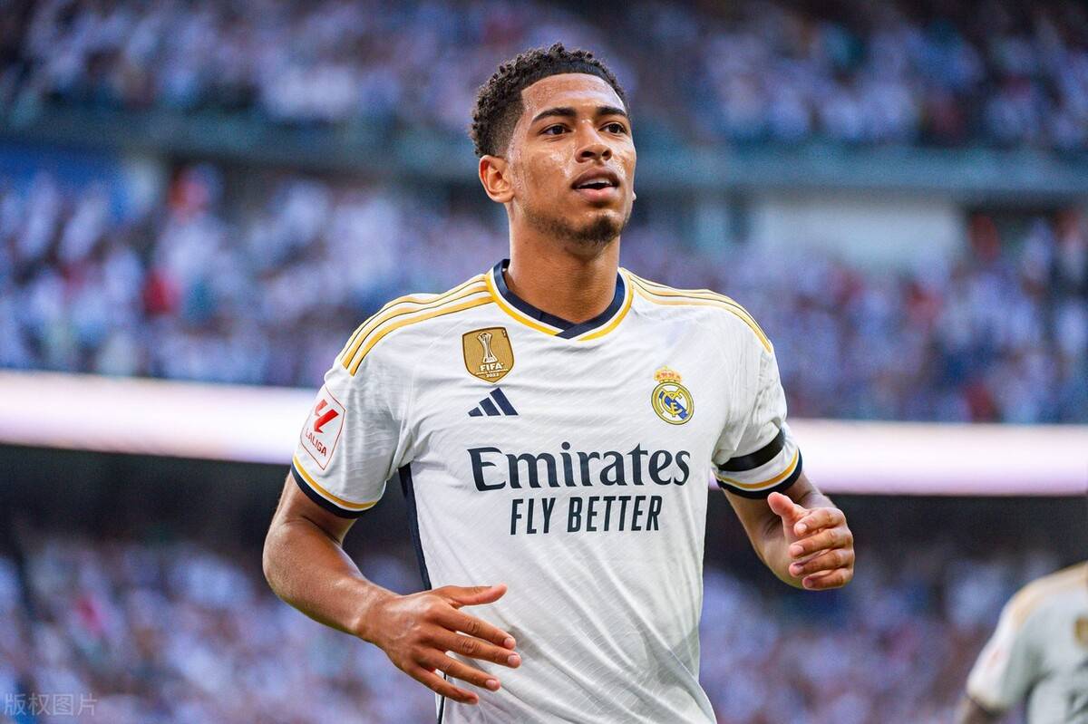 独一档！库里单场7&8&9&10记三分的场次均位列历史第一（史无前例！库里单场投进7、8、9、10记三分的次数均为历史第一）