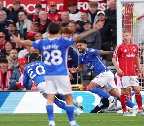 网传视频浙江U20全运会输球后被球迷训话，王钰栋摇头离开（网传浙江U20全运会失利后遭球迷训斥，王钰栋摇头离场）