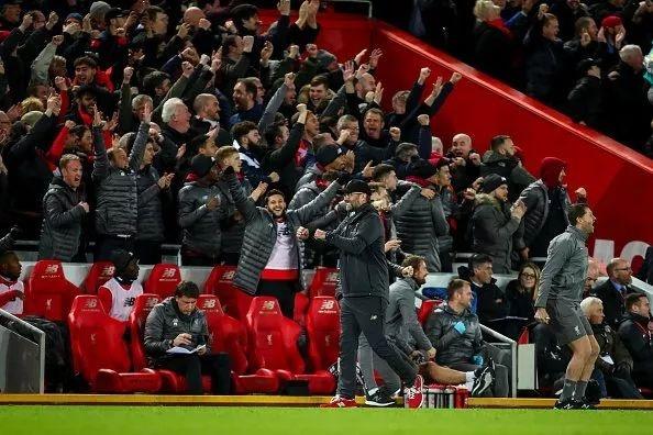 每体：拉菲尼亚今天回俱乐部康复训练，预计不会立即开始合练（每体：拉菲尼亚今日返队进行康复，短期内不参加合练）