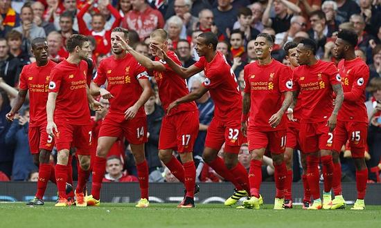 意媒：桑德兰想先租后买从米兰签圣地亚哥，已联系球员经纪人（意媒：桑德兰欲从米兰引进圣地亚哥，采取先租后买方案，已与其经纪人接洽）