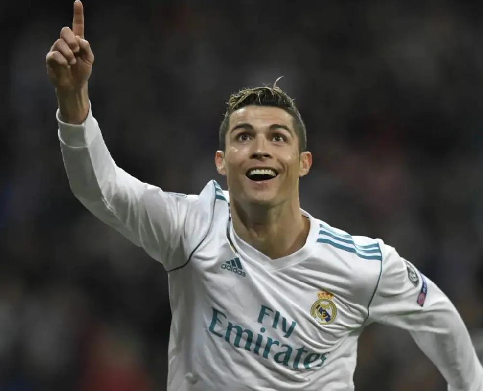 巴萨小将亚马尔父亲在贝蒂斯球迷区庆祝被带离