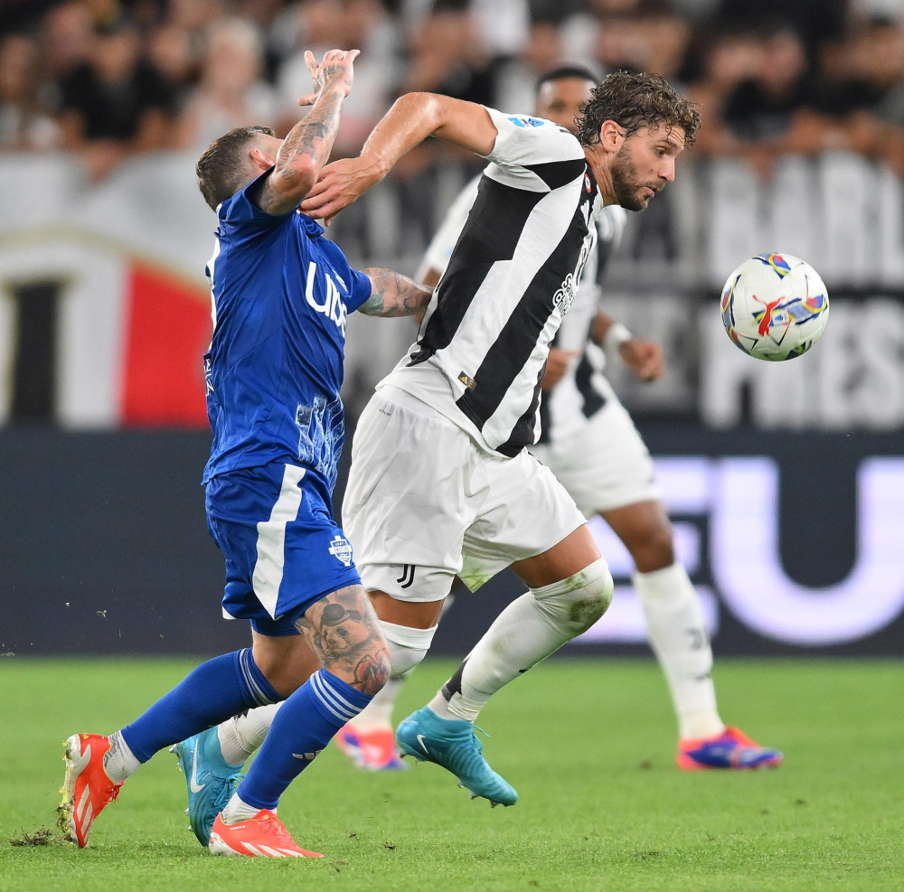 奥尔莫进球的艺术作品：26次传球，巴萨团队配合的巅峰演绎（26次传递铸就奥尔莫神作：巴萨团队配合的极致呈现）