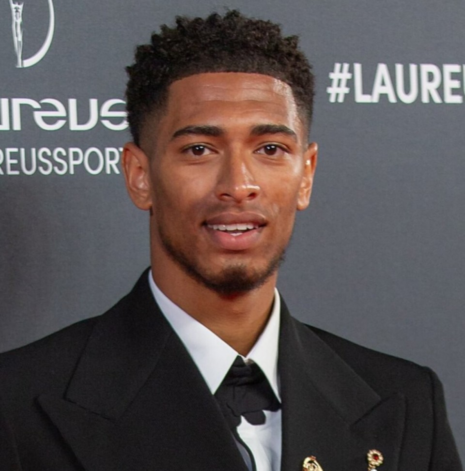 詹姆斯关键三分绝杀比赛（詹姆斯压哨三分终结比赛）