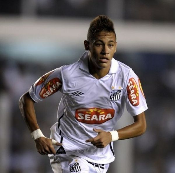 罗体：斯帕莱蒂重回那不勒斯全程遭嘘，球迷不原谅他执教尤文（罗马体育报：斯帕莱蒂重返那不勒斯遭全场嘘声，球迷仍因其执教尤文难以原谅）